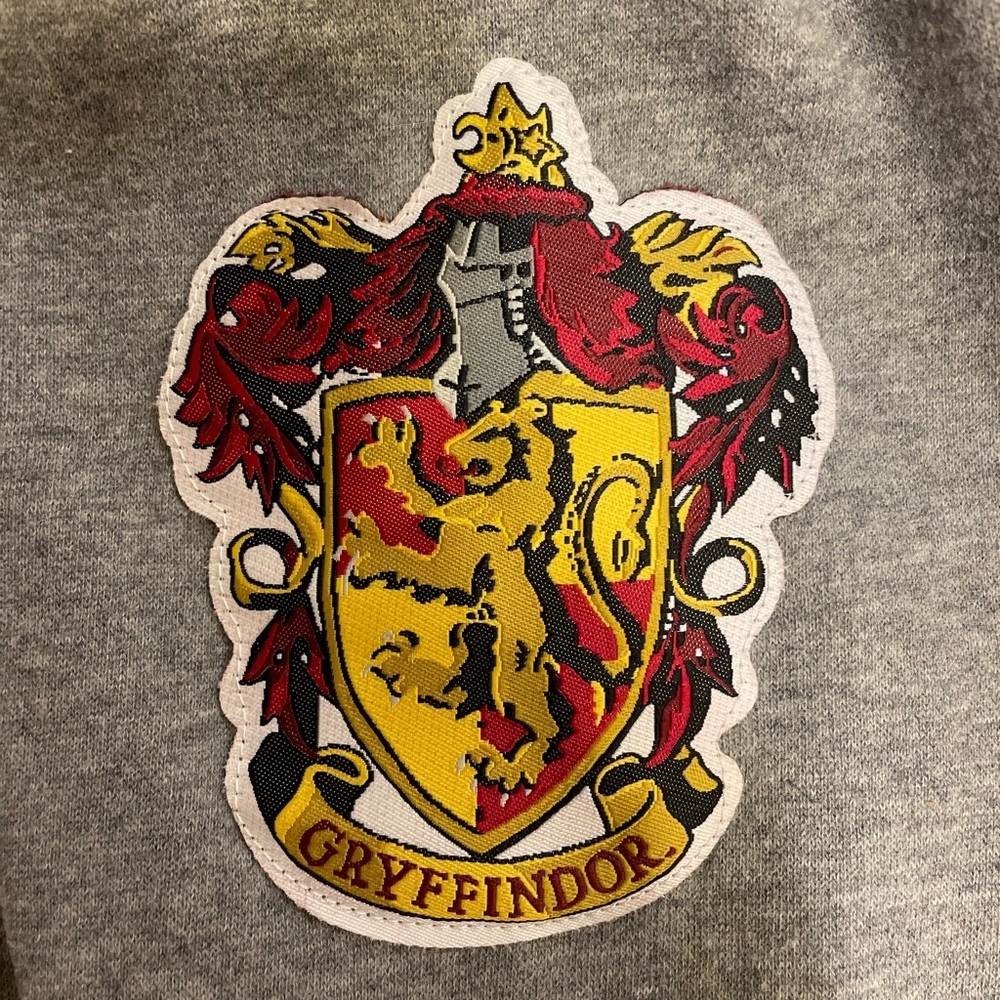 Universal Studios Gryffindor Gray Sweatshirt Size… - image 4